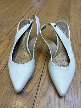 White Pointed-Toe Slingback Women's heels 9.5